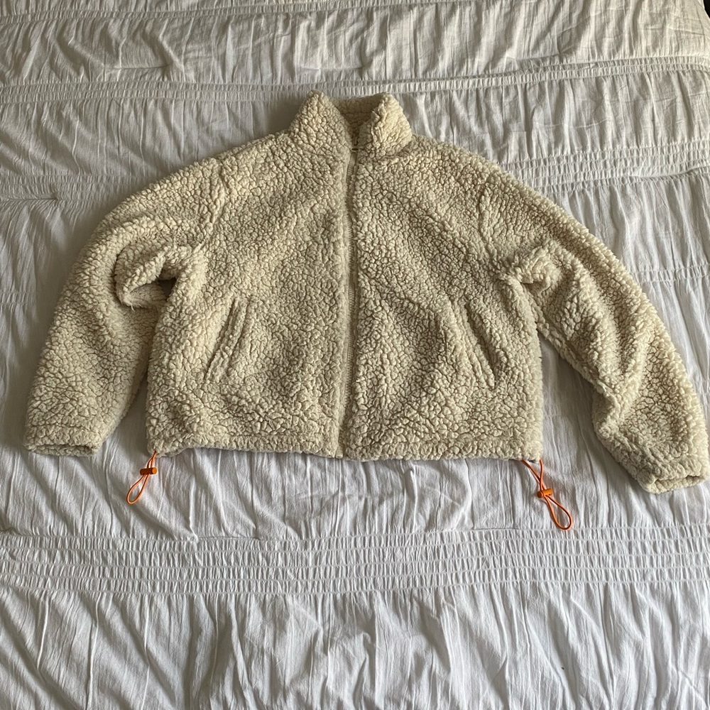 H&M DIVIDED Cream Cropped Sherpa Zip-up Women’s Medium